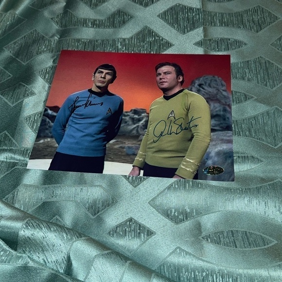 - Leonard  NIMOY MR. Spock signed photo STAR TREK - Picture 1 of 1